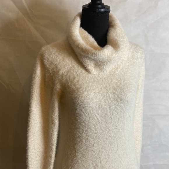 Banana Republic Sweater eyelash cowl neck bodycon creamy white XS - Picture 2 of 9